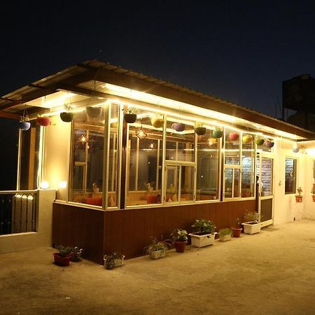 Shining Hills Hotel Мусори Екстериор снимка