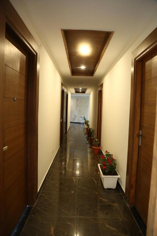 Shining Hills Hotel Мусори Екстериор снимка