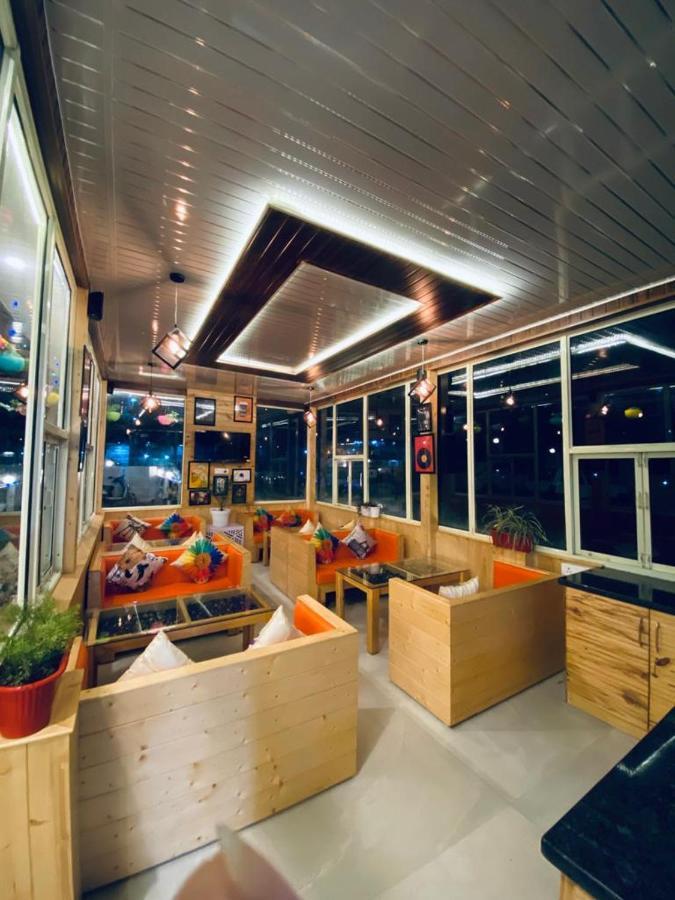 Shining Hills Hotel Мусори Екстериор снимка